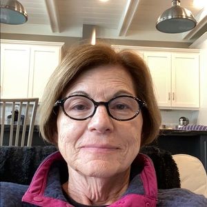 Meet your Posher, Eva